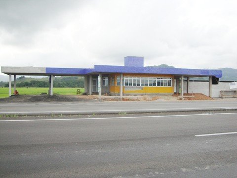 obras-serao-concluidas-este-mes-1 O novo posto tem 400 metros quadrados de área coberta, com garagens para os veículos e viaturas. Terá celas para detentos, rampas de acesso e banheiro para deficientes.