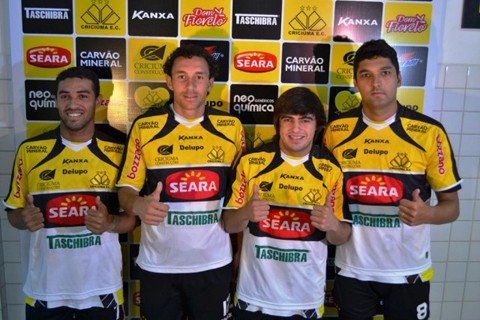 tigre-apresenta-quatro-reforcos-1 Paulista, Leonardo, João Paulo e Anderson Costa foram apresentados ontem.