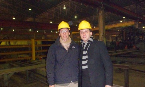 mais-fabricas-sao-visitadas-1 O vice-prefeito Pepê Collaço e o engenheiro Sérgio, um dos engenheiros responsáveis pela Cimolai em Tubarão, visitaram fábricas da empresa na Itália.