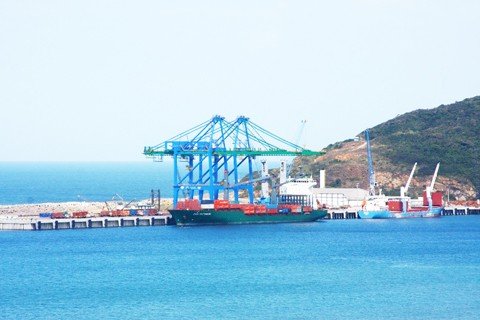 movimentacao-de-cargas-ultrapassa-as-133-toneladas-1 Com recentes recordes sucessivos, os números do mês passado consolidam o crescimento do Porto de Imbituba