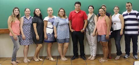 tem-vaga-ai-1 Professores do Colégio Energia de Tubarão estão preparados para receber os 800 alunos da instituição na próxima segunda-feira