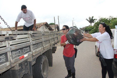 localizados-mais-dois-focos-1 Agentes do programa de combate à dengue de Capivari de Baixo, profissionais da secretaria de obras da prefeitura e agentes de saúde uniram-se para fazer um pente fino no bairro Três de Maio