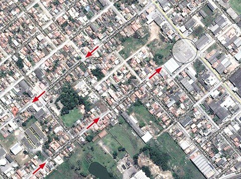 transito-pode-ser-alterado-1 Segundo o vereador de Tubarão, Deka May, a mudança de sentido nas ruas Jaime Aguiar de Souza e Manoel Miguel Bitencourt, no bairro Humaitá de Cima, desafogaria o trânsito na SC-438, e diminuiria o índice de acidentes frontais. Imagem: Google Maps
