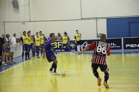 adu-perde-antes-da-pausa-1 Zequinha fez gol, mas não conseguiu evitar a derrota da ADU