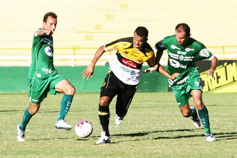 criciuma-e-derrotado-pelo-metropolitano-1 Se tivesse vencido, o Tigre teria retomado a liderança - Foto:Fernando Ribeiro/Criciúma E.C./Notisul