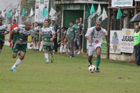 palmeiras-a-90-minutos-do-titulo-1 Palmeiras precisa vencer por dois gols de diferença para ser campeão - Foto:Rodrigo Medeiros/A Tribuna/Notisul