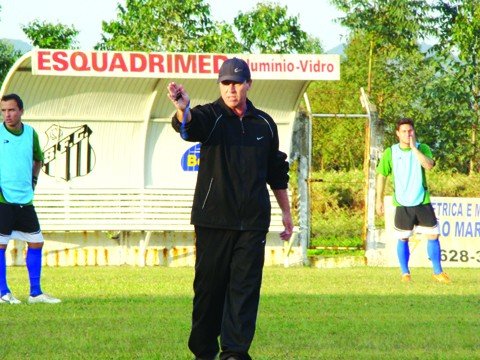 peixe-perto-de-contratar-1 O técnico Suca, que treinou o Peixe em 2010, pode voltar ao clube