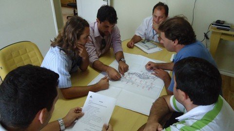 sistema-sera-ampliado-1 Equipe técnica da Casan e da prefeitura de Laguna já acertam os detalhes para o começo das próximas etapas do projeto de implantação da rede de coleta e tratamento de esgoto da cidade - Foto:Prefeitura de Laguna/Divulgação/Notisul