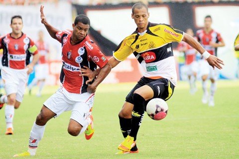 tigre-perde-a-lideranca-1 Criciúma teve boas chances, mas não conseguiu superar o Joinville. Foto: Carlos Junior Gonçalves/Jornal Notícias do Dia/Notisul
