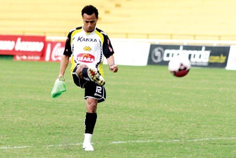 gilmar-quer-sequencia-no-tigre-1 Gilmar elogiou o quarteto ofensivo utilizado pelo Tigre na vitória na estreia. Foto: Fernando Ribeiro/Criciúma E.C./Notisul
