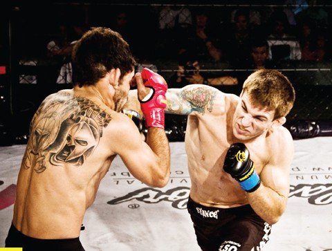 argentino-do-bellator-fara-a-luta-principal-1 Nazareno Malegari (direita) possui apenas uma derrota na carreira