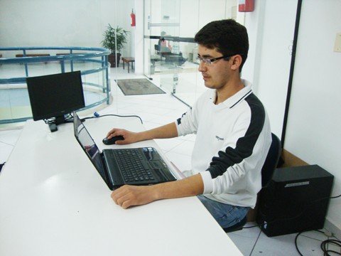 cuidado-onde-clica-1 O diretor de assistência técnica da Cris Informática, Mauro Paes Correa, ensina algumas dicas para evitar a contaminação do seu computador.