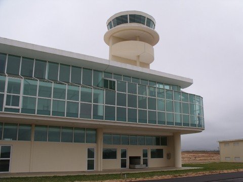 divida-pode-atrasar-inauguracao-1 Problemas com o pagamento das indenizações pode prejudicar a data de inauguração do aeroporto.