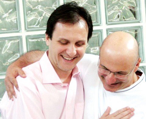 populacao-esta-comovida-1 O prefeito Manoel Bertoncini e o vice, Pepê Collaço, atuavam afinados em Tubarão.