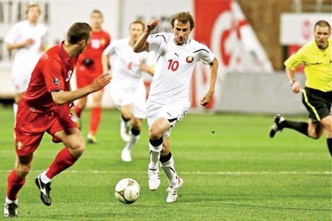 renan-fica-mais-perto-das-olimpiadas-1 Renan foi convocado por um dos três jogadores com mais de 23 anos. Foto: Uefa/Notisul