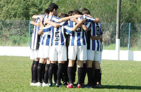 atletico-tubarao-e-campeao-juvenil-1 Juvenis do Peixe comemoram o título da segundona estadual