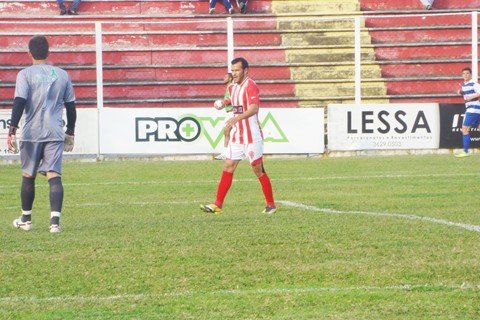 leao-viaja-em-busca-da-lideranca-1 O lateral Vanderson vai desfalcar o Leão nesta rodada