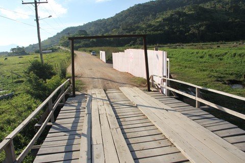 resultado-da-topografia-sera-entregue-hoje-1 Estima-se que a nova ponte de concreto sobre o Rio Congonhas tenha dez metros a mais de extensão do que o planejado