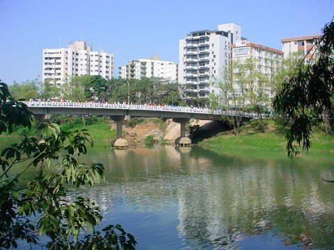 sao-2-anos-para-regularizar-a-situacao-1 Hoje, o esgoto doméstico de Tubarão é jogado no rio