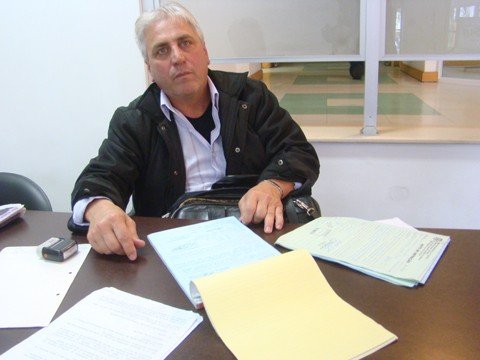 banco-pode-perder-o-alvara-1 O fiscal José Carlos avisa que o Bradesco pode perder o alvará de funcionamento