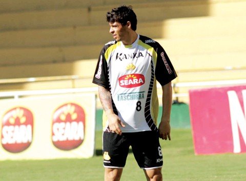criciuma-e-joinville-fazem-o-classico-da-rodada-1 Douglas será o substituto de Zé Carlos no Tigre. Foto: Fernando Ribeiro/Criciúma E.C./Notisul