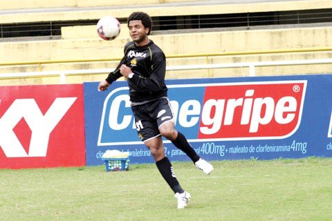 criciuma-joga-para-se-manter-na-ponta-1 Nirley volta ao Tigre no jogo de hoje. Foto: Fernando Ribeiro/Criciúma E.C./Notisul