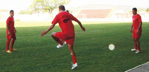 peixe-e-leao-so-pensam-no-classico-1 No Leão, o clima é de animação