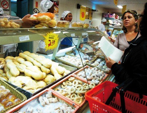 preco-do-pao-tem-variacao-de-r-310-1 Pão francês é um dos produtos que apresenta maior variação de preço de um estabelecimento para o outro. Para economizar, o consumidor deve pesquisar