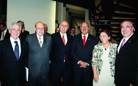 sul-precisa-de-r-70-bilhoes-em-investimento-1 Levantamento inédito, apresentado ontem, em Brasília, mostra que são necessários R$ 70 bilhões para investir em 177 projetos que podem destravar os nós logísticos e aumentar a competitividade dos três estados do sul - Foto:BRDE/Divulgação/Notisul