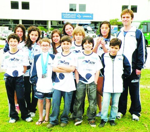 tubarao-conquista-12-medalhas-em-festival-1 Garotada da ATN conquistou várias medalhas - Foto:ATN/Divulgação/Notisul