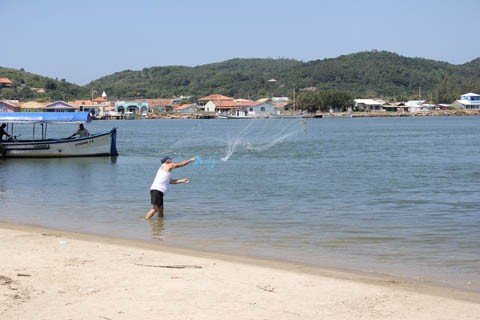 90-vagas-sao-oferecidas-em-laguna-1 O curso de engenharia da pesca reúne conhecimentos em ciências exatas, biológicas e engenharias, com foco nos recursos aquáticos