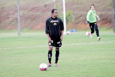 eric-comemora-estreia-de-gala-no-tigre-1 Eric espera uma boa sequência de jogos. Foto: Fernando Ribeiro/Criciúma E.C./Notisul