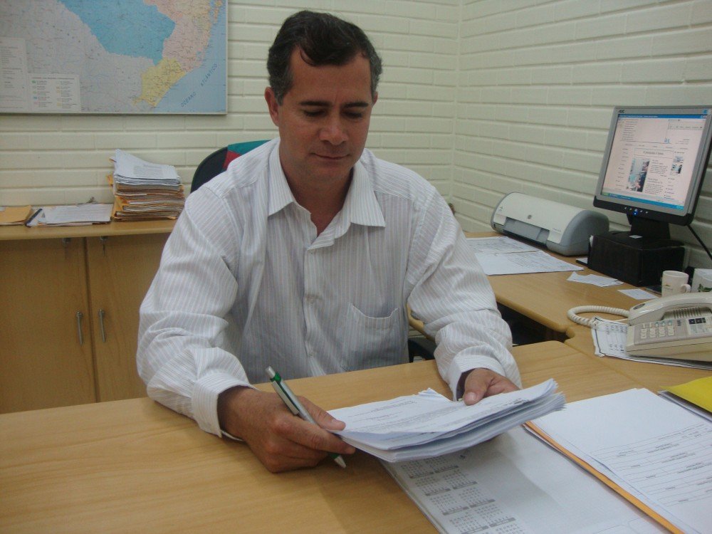 expedicao-de-licencas-deve-ficar-mais-agil-1 O gerente regional da Fatma, Rui Bonelli Bitencourt, admite que a agilidade na entrega das licenças ambientais não é a ideal, mas a equipe trabalha para minimizar os atrasos