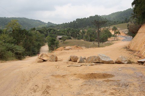 obras-estrategicas-comecam-a-sair-do-papel-1 As rodovias ligam Imaruí e São Martinho, cidades onde o turismo religioso é uma das principais atividades. Com o investimento, o incremento econômico deverá duplicar em poucos anos
