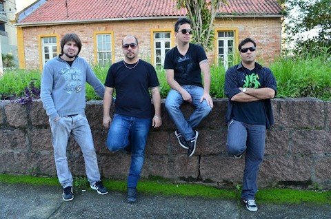 tem-tubaronense-no-palco-1 Músicos da Nomalles prepararam uma grande festa para o lançamento do primeiro CD. O evento é nesta quinta-feira, em Capivari de Baixo