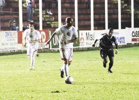 leao-ja-pensa-no-proximo-ano-1 Giba garante que quer voltar ao Hercílio para colocar o clube na primeira divisão.