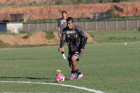 mais-um-desfalque-no-tigre-1 Válber não estará em campo no jogo contra o Boa - Foto:Fernando Ribeiro/Criciúma E.C./Notisul