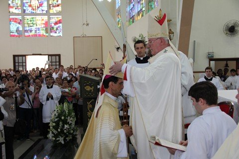 bem-vindo-dom-joao-1 Recém ordenado, bispo Dom João agradece a comunidade que por ter aberto o coração para a sua chegada.