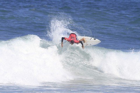 campeao-brasileiro-pode-ser-definido-na-zimba-1 A etapa de Imbituba será a penúltima da Circuito Catarinense de Surfe Profissional da Fecasurf