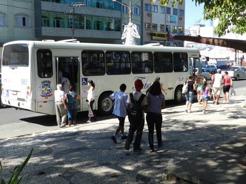 licitacao-e-suspensa-1 As empresas de ônibus que operam hoje em Tubarão prestam o serviço desde a década de 80.