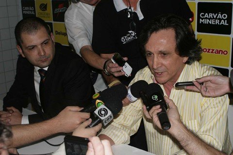 rampinelli-muda-discurso-e-pode-seguir-no-tigre-1 Após anunciar a demissão, Rampinelli voltou atrás e ainda não decidiu o seu futuro. Foto: Fernando Ribeiro/Criciúma E.C. /Notisul