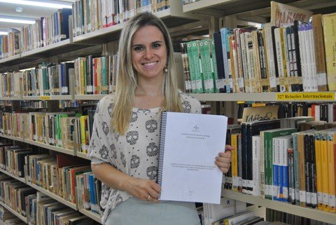 uma-monografia-imperial-1 O trabalho da acadêmica Géssica da Silva Serafim aborda a influência do governo imperial brasileiro na política externa dos dias de hoje. A pedido do Museu Imperial do Brasil, o trabalho integrará o acervo do lugar