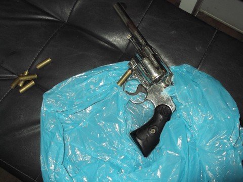 motivo-do-crime-foi-passional-1 A arma usada no crime será encaminhada esta semana para a perícia. Foto: Polícia Civil de Laguna/Notisul