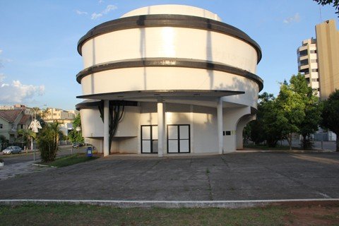 transferencia-de-obras-e-novamente-cogitada-1 O Centro Municipal de Cultura sofre com infiltrações, paredes e pisos rachados