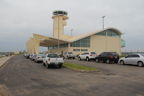 adequacoes-do-edital-estao-prontas-1 O lançamento do edital para administração do aeroporto foi autorizado em outubro e a licitação foi suspensa em dezembro.