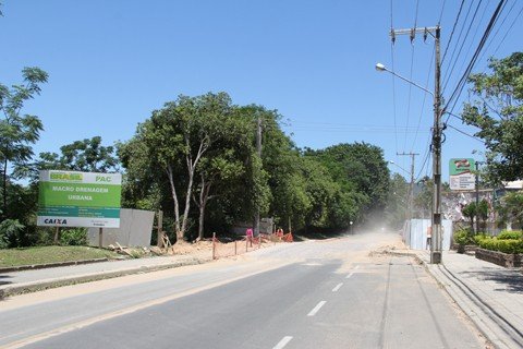 contrato-sera-rescindido-1 A obra vai beneficiar aproximadamente 28 mil habitantes que moram nos bairros envolvidos na macrodrenagem.