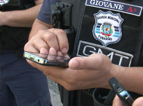 gm-recebe-treinamento-para-uso-de-palm-transit-1 O equipamento servirá de apoio aos guardas municipais na fiscalização de vagas de estacionamento