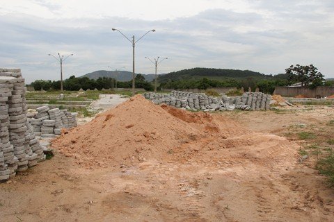 outro-lugar-sera-buscado-1 Cemitério encontra-se completamente abandonado e vira alvo de vândalos