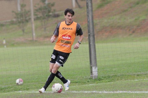 zagueiro-quer-o-tigre-entre-os-melhores-1 Com o contrato renovado, Matheus Ferraz quer que 2013 seja melhor do que o ano anterior. Foto: Fernando Ribeiro/Criciúma E.C./Notisu