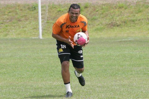 ze-carlos-promete-calar-os-criticos-1 Zé Carlos quer recuperar a forma física para voltar a balançar as redes - Foto:Fernando Ribeiro/Criciúma E.C./Notisul